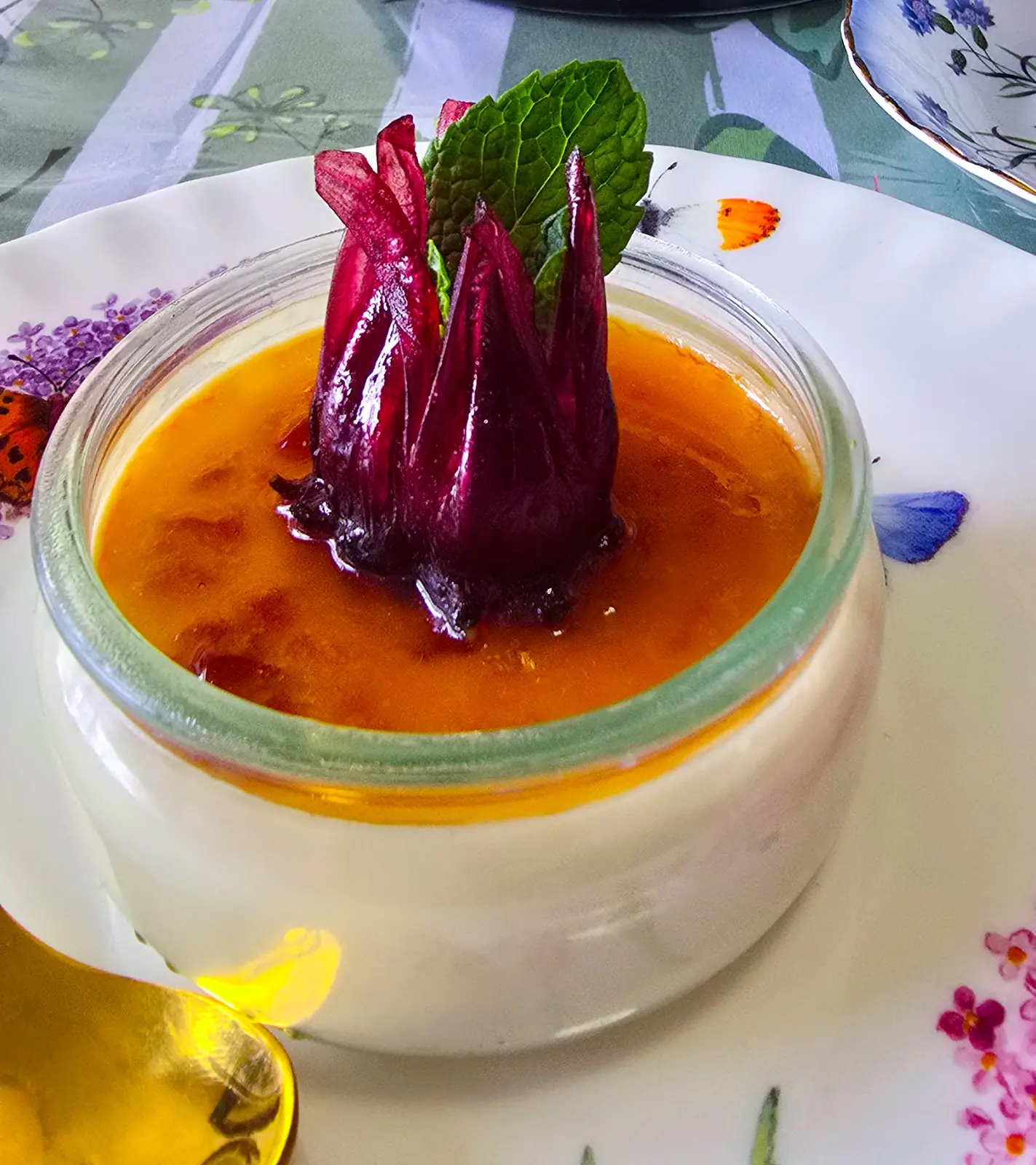 Hibiscus crème brûlée